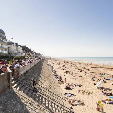 Moderne A Avec Parking Et Balcon - Fr-1-788-46 Cabourg