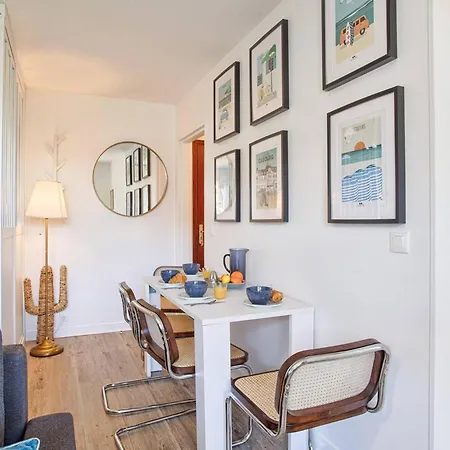 Moderne A Avec Parking Et Balcon - Fr-1-788-46 Cabourg
